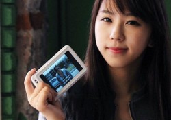 Cowon Japan announced two new models Cowon X7 Mp4 player. Those models are not regular MP4 player, those are super MP4 players. Why do I say that? Both models are carrying a huge HDD, 120 GB for X7-120G-BK (black color), and 160GB for X7-160G-WH (white color). So you can store...