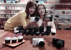 Samsung NX2000 smart mirrorless camera, where is the pink? Finally, Samsung announced this beautiful smart mirrorless camera, NX2000, will enter market soon. Unfortunately, the pink model is missing. According to the site, it will hit market in only two color options: black and white. So, where is the pink model? Don’t worry, it will come later after. Meanwhile, you...