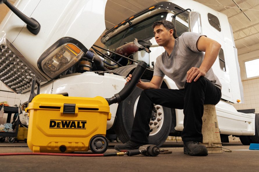 Dewalt-Air-Cooler-In-Use